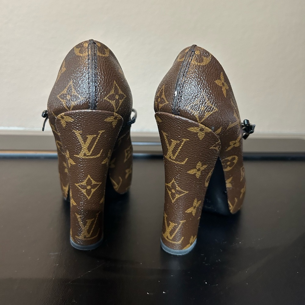 Louis Vuitton monogram pumps - Picture 8 of 9
